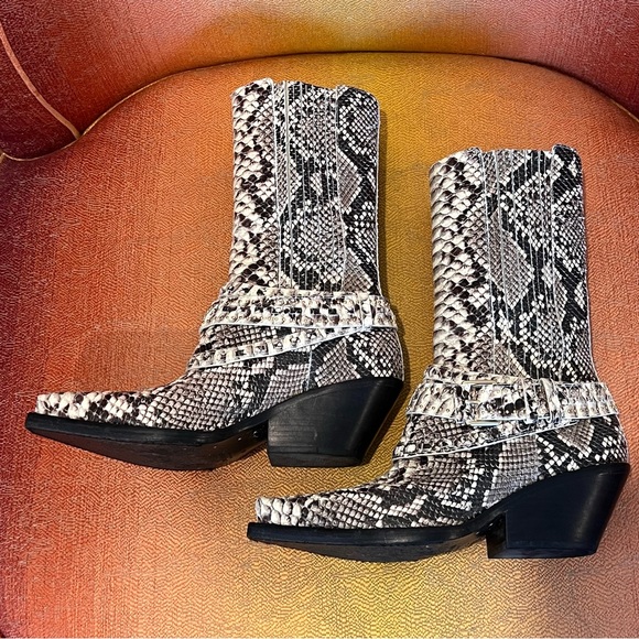 Zimmerman Python Mid Boot Size 9 - Picture 10 of 13